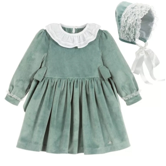 An adorable set for a special occasion - Picture 2 of 2